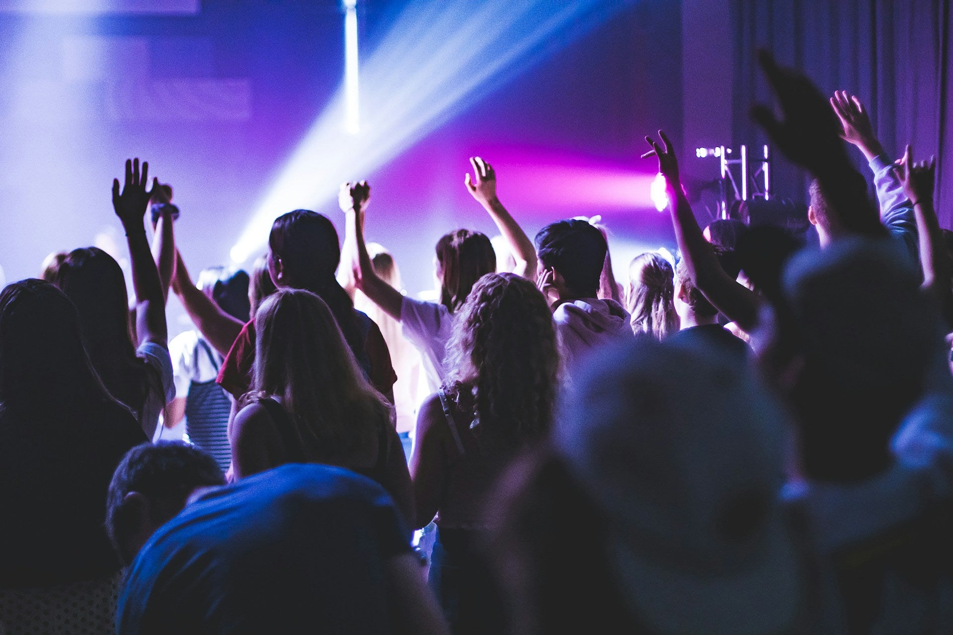 Party ohne Vorbereitung: Einfache Trinkspiele ohne Zubehör