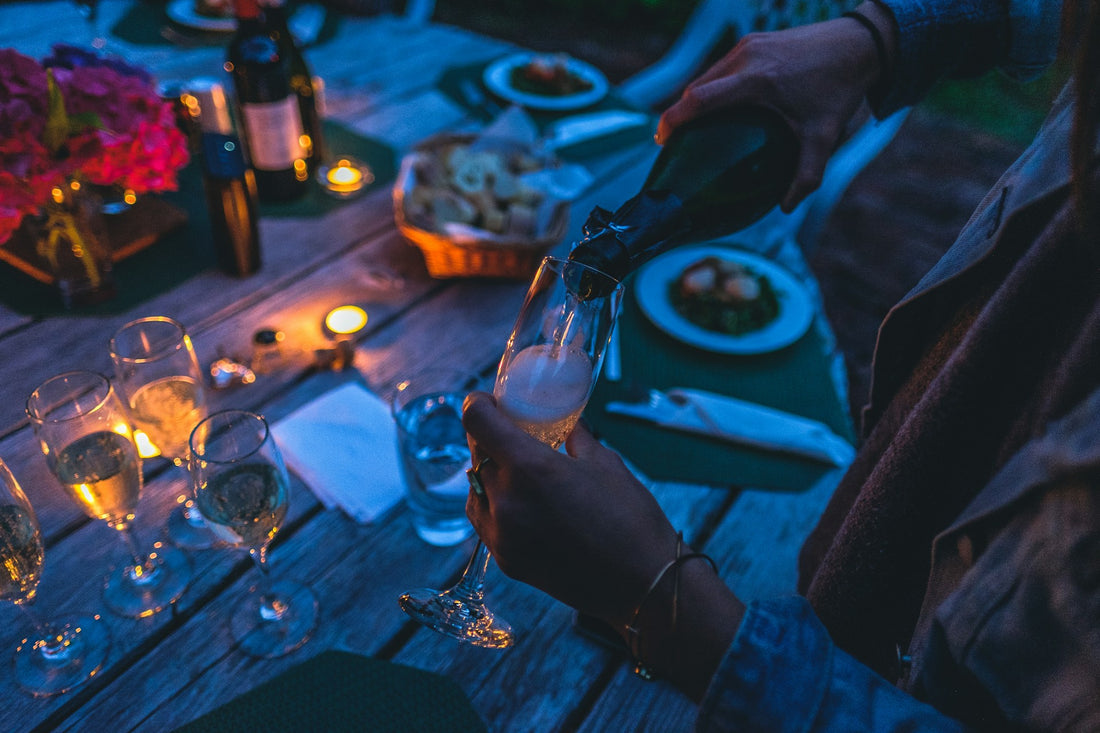Vom Tisch bis zur Beleuchtung: Partyzubehör für Erwachsene, das beeindruckt