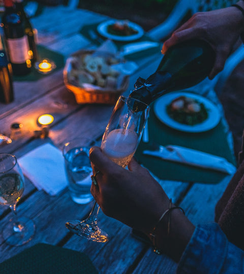 Vom Tisch bis zur Beleuchtung: Partyzubehör für Erwachsene, das beeindruckt