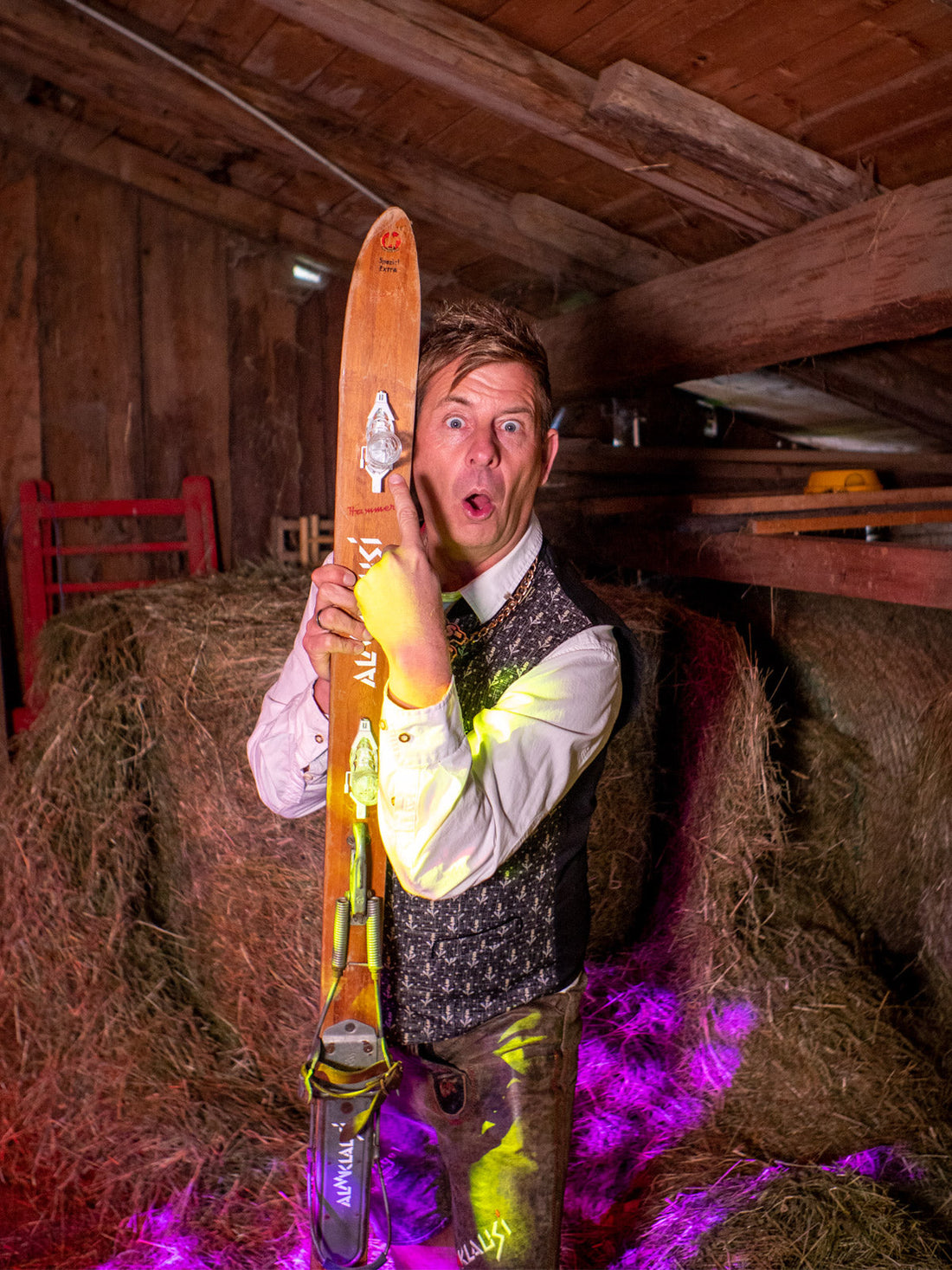 Die Top Sauf-Gadgets wie Shotski und Miniski auf einer Party im Überblick