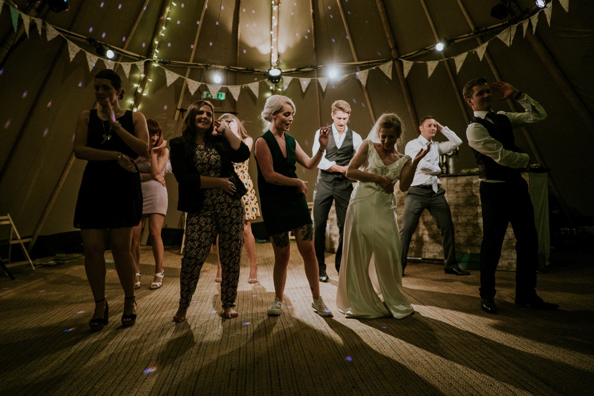 Hochzeitsprogramm planen: Ablauf-Zeitplan vom Sektempfang bis zur Party