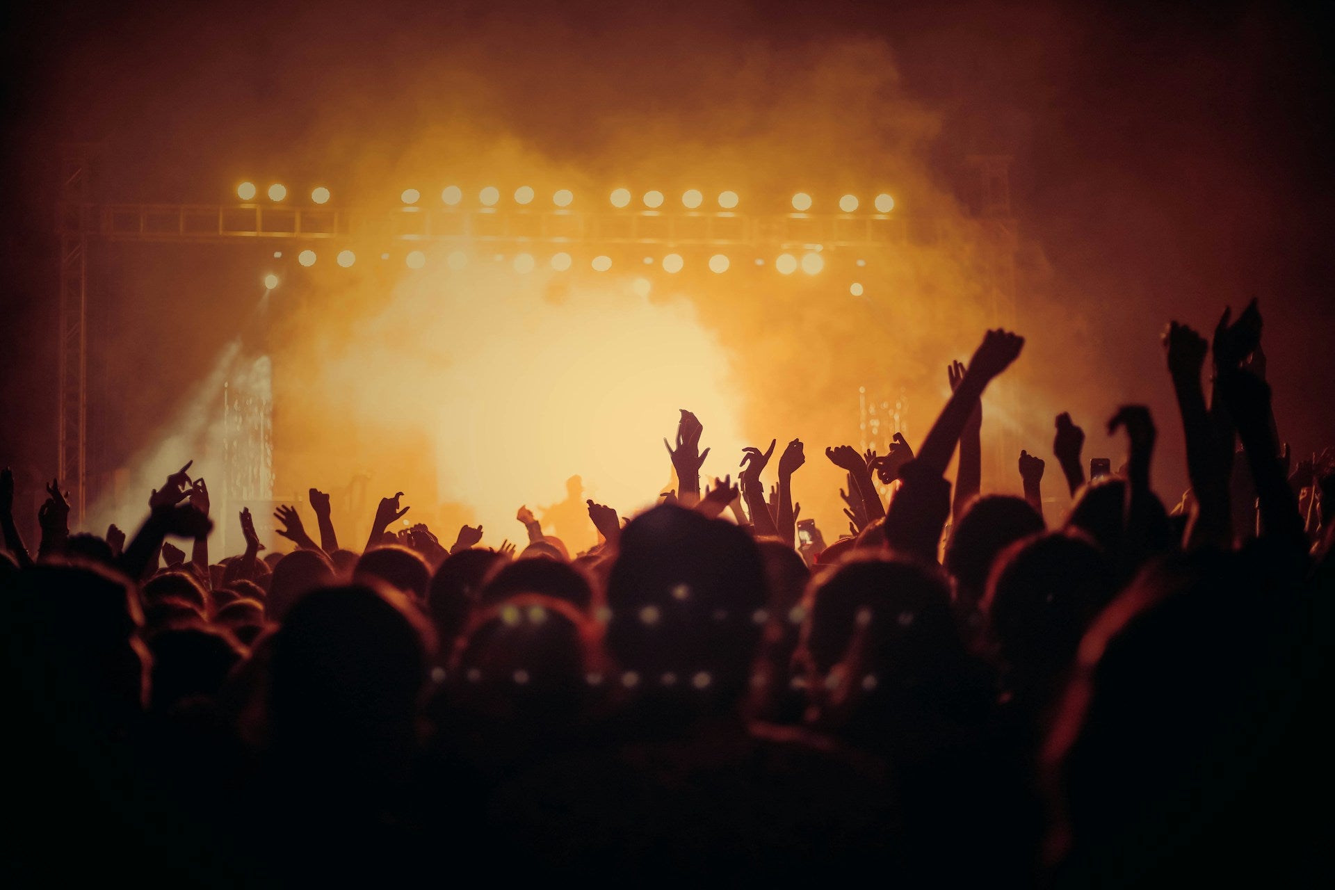Die besten Trinkspiele für eine unvergessliche Party-Nacht