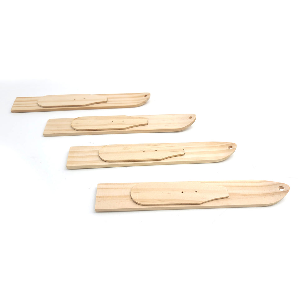 Coffret Apres-Allstars® de 4 mini skis en bois (en décoration de table ou à accrocher autour du cou)