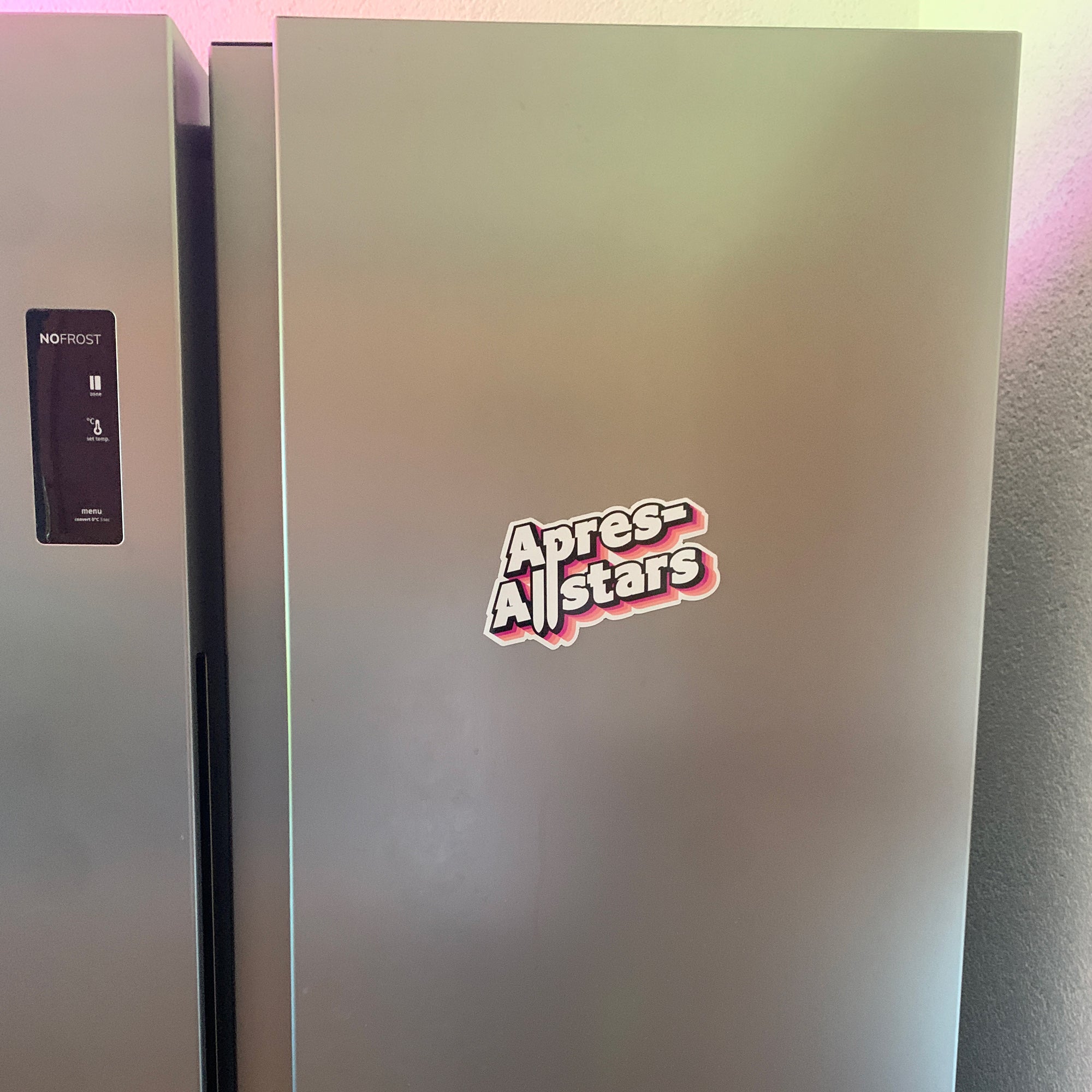 Apres-Allstars® Magnetschild – Logo-Magnet für Auto & Kühlschrank (16 × 9 cm)
